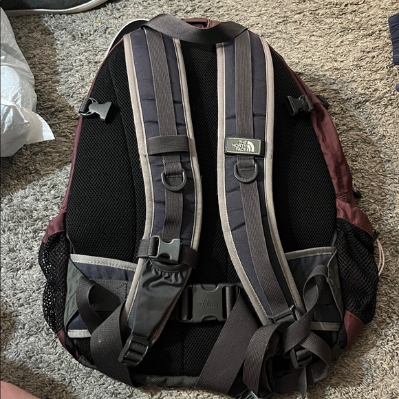 The North Face Borealis Backpack - Burgundy and Beige - Picture 4 of 5